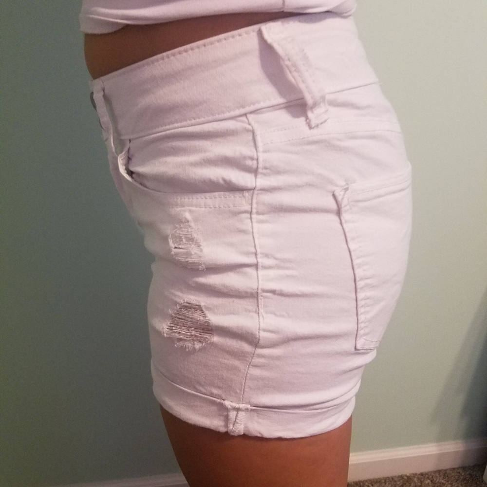 Authen’tic American heritage white jean shorts - Picture 2 of 4